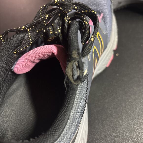 new balance 510 V5 Trail Thunder womens 7 running Sneakers Shoes - Picture 4 of 16